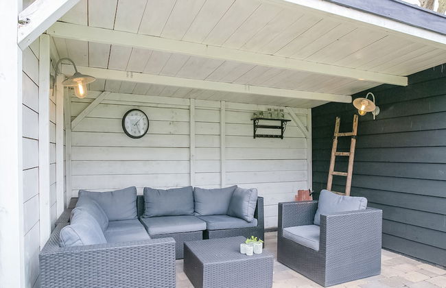 Peaceful Holiday Home in Tuitjenhorn - Photo 18