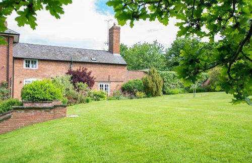 The Nest at Winnall Luxury 19th Century Cottage - Foto 1