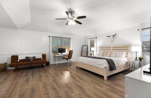 Timeless-Texas-Inn - Heated Pool Oasis & Lux Vibe - Foto 35