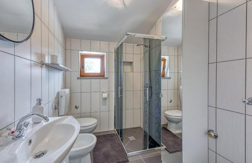 Holiday House Iris with Private Pool - Foto 22