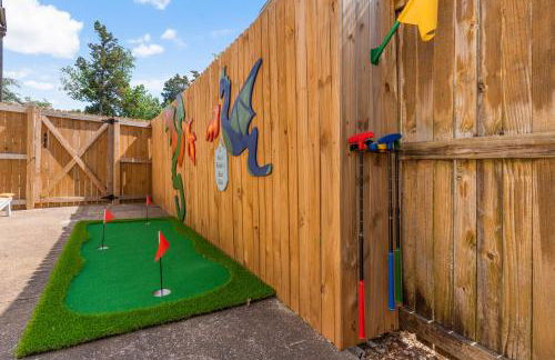 Castle Stay by Gathering Place Hot Tub & Fire Pit - Foto 42