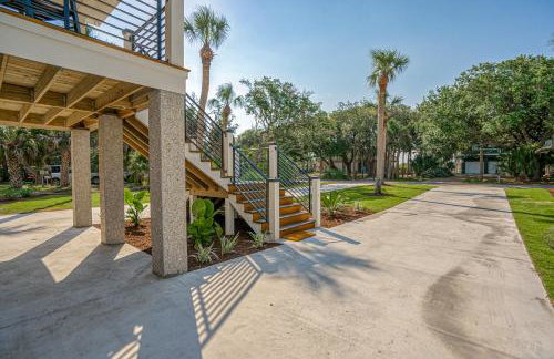 NEW LISTING Six Bedrooms - Private Dock - Steps to the Beach - Sleeps 14 - Foto 76