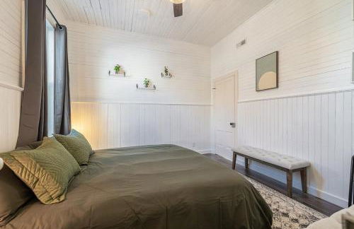 Historic Boho Brothel Lake Retreat Fast Wifi - Foto 15