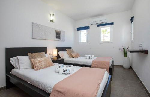 Villa in San Antonio Sleeps 10 - Foto 38