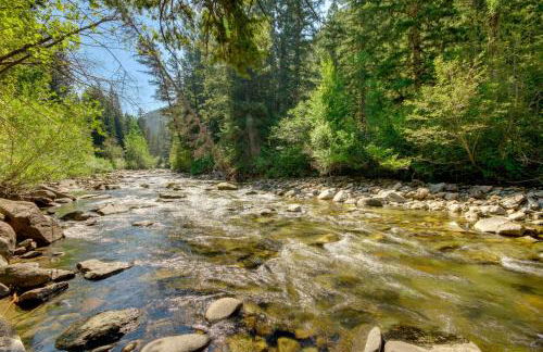 Secluded Livingston Retreat with Deck and Fire Pit! - Photo 42