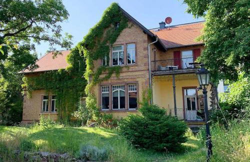 Herrschaftliches Apartment in historischer Villa - Foto 1