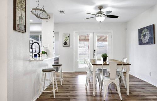 Centrally Located Little Gem - Foto 16