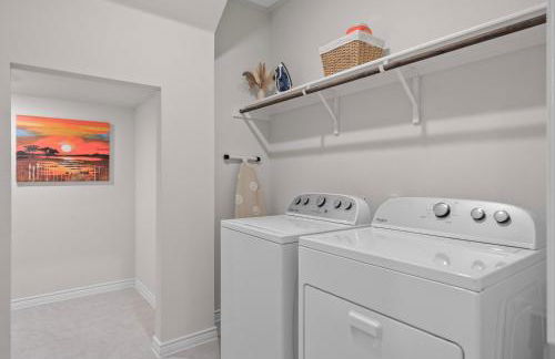 Luxurious 4-Bed Home with Pool Table & Nearby Pool - Foto 29