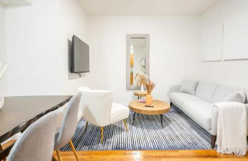 49-3B Newly renovated 2BR WD Midtown East - Photo 4