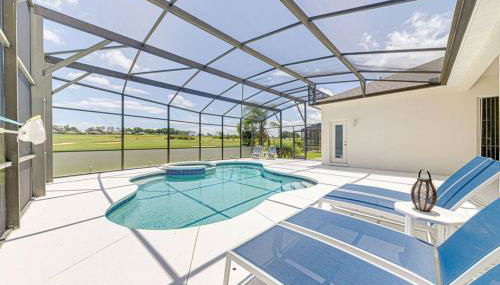 596 Modern 5 bed home overlooking beautiful golf course and conservation with Games room - Foto 2
