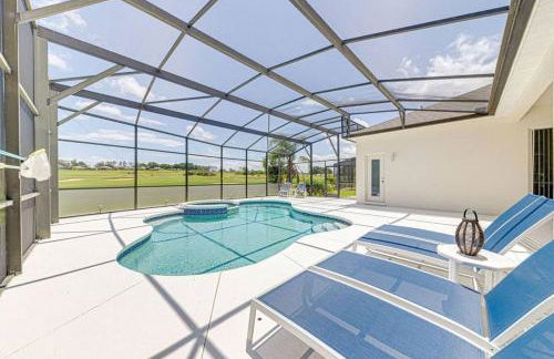 596 Modern 5 bed home overlooking beautiful golf course and conservation with Games room - Foto 2