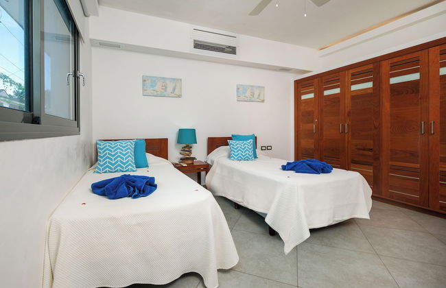 Aligio Aparthotel Beachfront - Foto 11