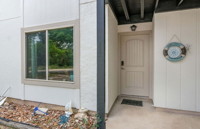 Charming Lakeside Condo - Moments to Lake Fun - Foto 30