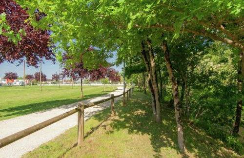 Cozy Garden Retreat Malemort - Foto 16