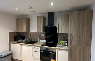 2 Beds Mint drive With Secure car Or Van Park w WiFi-Netflix No Deposit Required - Foto 14