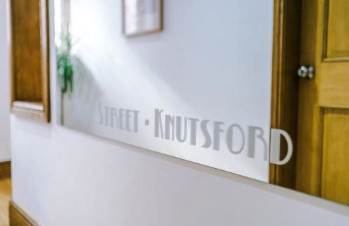 The Knutsford Townhouse by Staycay - Photo 8