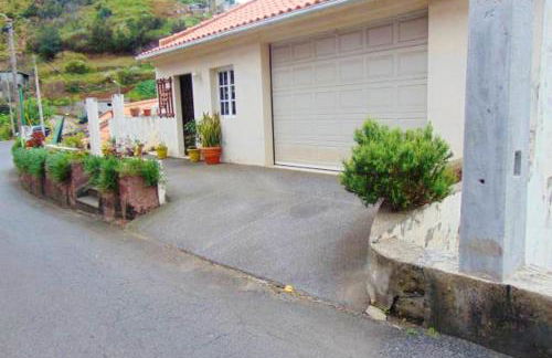 Charming house in Machico with mountain view and garden - Foto 1