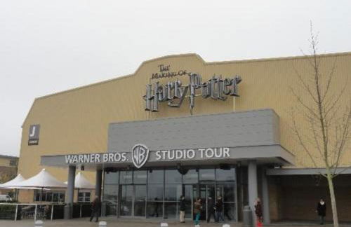 Large Luxury 5BDR Home 2 Bath and Free Parking - Foto 39