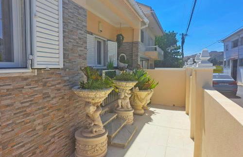 Moradia T2 com vista para a serra - Alverca - Foto 2