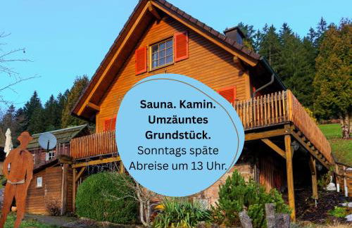 Hüttenchalet Waldschatz mit Sauna, Kamin und eingezäunt - Foto 1