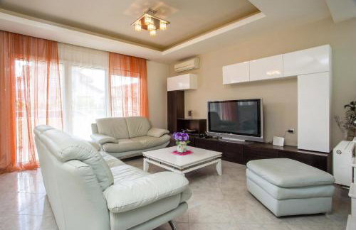 EVA's House - Photo 31