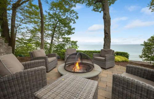 Sunset Shores Sanctuary by Juniper Holiday + Home - Photo 3