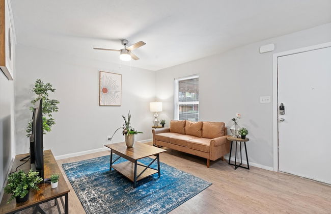 Modern 2BR Near UT Hyde Park Evonify - Foto 1