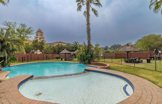 Exquisite 2 Bedroom Garden Townhouse in the Heart of Fourways - Photo 25