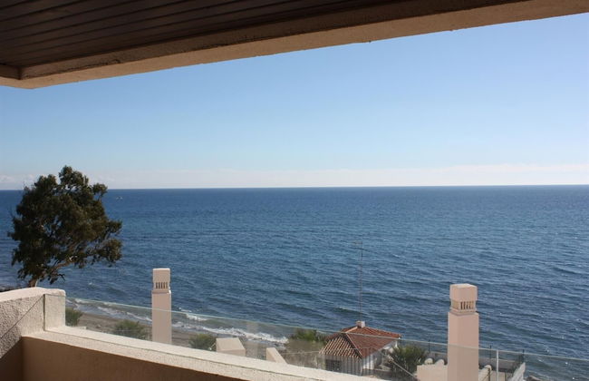 Two-Bedroom Beach Apartment - Photo 15