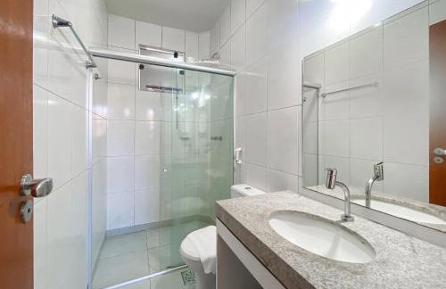 Aptos em condominio frente mar na praia de Taperapuã, atravessou a rua está na praia, aptos com 2 quartos com ar condicionado, internet privativa 300MBPS, 1 vaga de garagem, acomodam até 6 pessoas - Foto 72