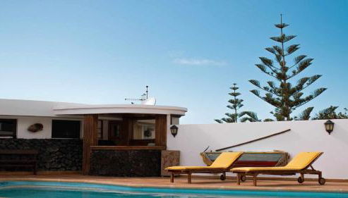 Bungalow Allende Famara con piscina privada y AC - Photo 3