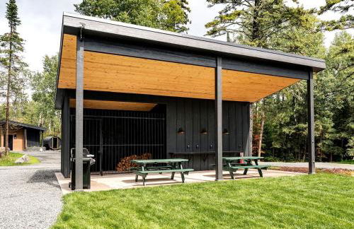 Gorgeous Cabin with Private Sauna for a Romantic Glamping Getaway in Duluth, Minnesota - Foto 21