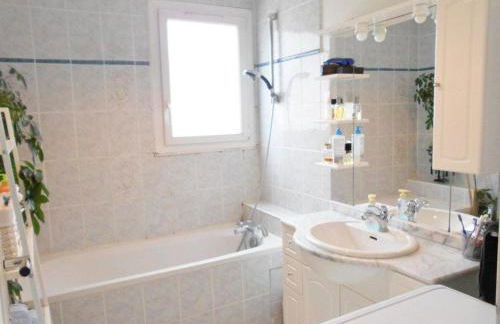 GRAND PARIS, private parking, balcony and metro, 24 hours self checking - Foto 26