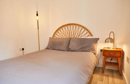 Binks - Seafront 1 bed first floor apartment - Photo 12