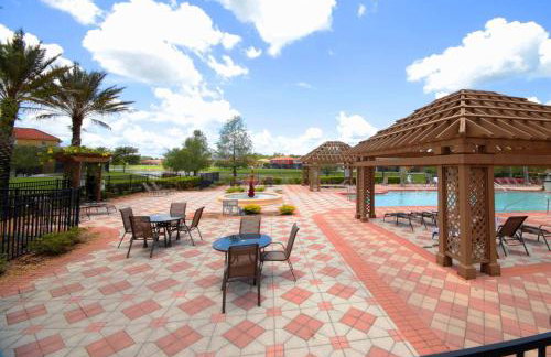 Cozy Townhouse with Private Pool in Kissimmee - Photo 26
