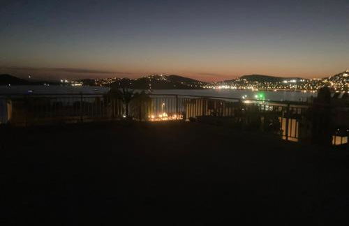 Athens Palaia Fokaia Entire Flat 2 bedrooms with panoramic sea views and a massive veranda , only steps away from the beach and amenities - Foto 2