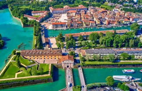 Emma Living - neue stilvolle Ferienwohnungen in Peschiera del Garda - Foto 24