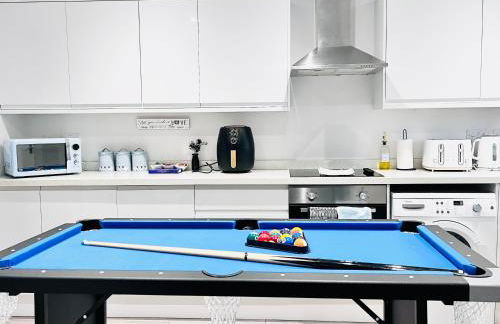 Stunning Five Bedroom Holiday Home in Chartham Canterbury with Hot Tub - Foto 17