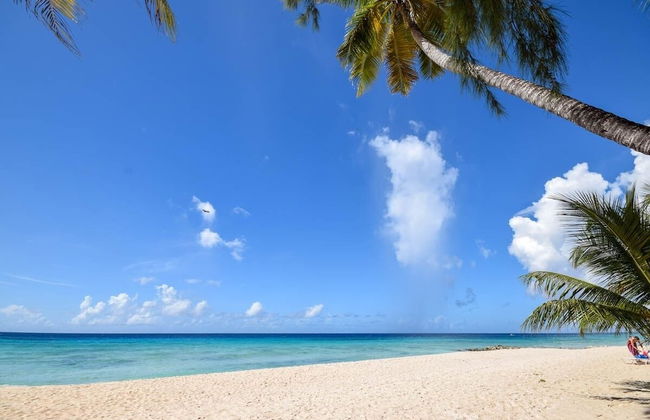 Modern 2-bed Apt Near Beach In St. Lawrence Gap 2 Bedroom Apts by Bluescape - Foto 65