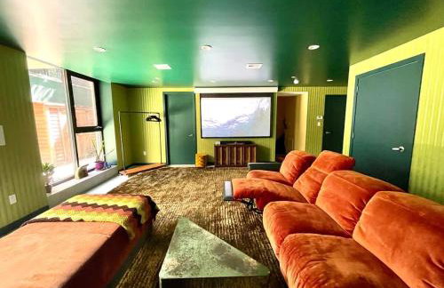 Bright 2-Story Brooklyn Oasis w Patio & Fire Pit - Foto 4