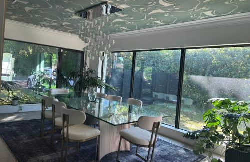 Luxury Miami home with heated pool & BBQ area, close to beaches & sports arenas - Foto 10