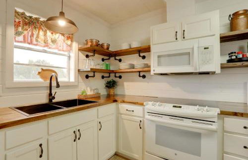 Bring Your Boat! Greers Ferry Lake Home with Slip - Foto 6