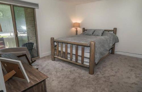 Seven Springs 2 Bedroom Premium Condo, Pet Friendly! by RedAwning - Foto 32