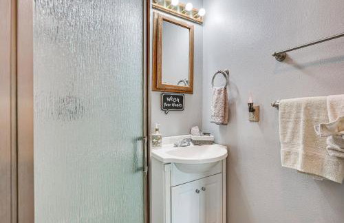 2 Mi to Dtwn Atascadero! Cozy Cottage with Yard - Foto 16