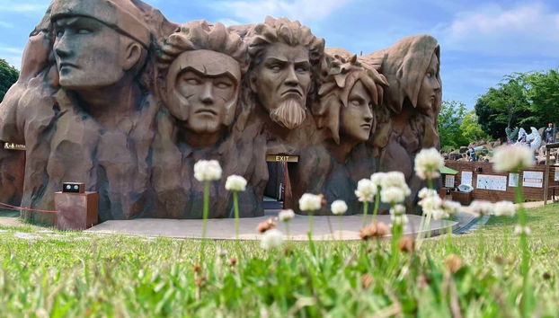 Rocher des 5 Hokages