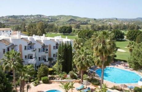 Stylish one bed apartment at Matchroom Country Club - Photo 3