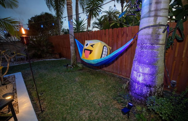 Urban Oasis W/hot Tub, Heated Pool And Private Movie Theater 2 Bedroom Home by RedAwning - Foto 74