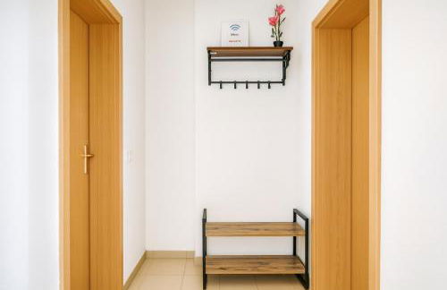 Livemore24 - Apartment 1 in Duisburg WLAN - Smart-TV - 24-7 Check-in und Küche - Photo 9