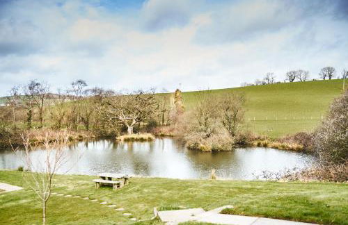 Penuwch Boathouse, Waterside Cottage with indoor Pool, Sauna & Parking - Photo 25