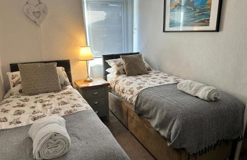 Woodland Cottage - private courtyard - Pet Friendly Retreat in the heart of Windermere - Photo 10